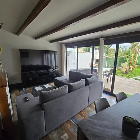 Privada Con Jardin Chimenea Y Parking En 拉科鲁尼亚