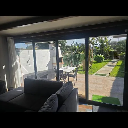 Privada Con Jardin Chimenea Y Parking En *