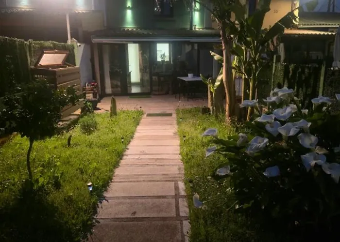 Privada Con Jardin Chimenea Y Parking En * 拉科鲁尼亚