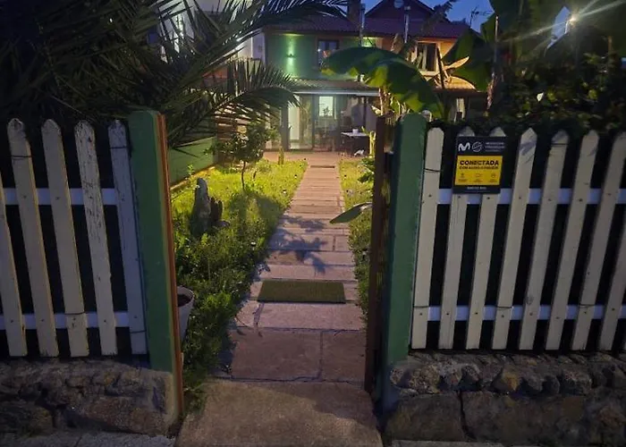 Privada Con Jardin Chimenea Y Parking En 招待所 *
