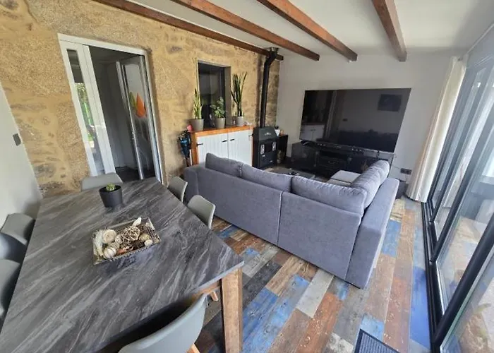 Privada Con Jardin Chimenea Y Parking En * 拉科鲁尼亚
